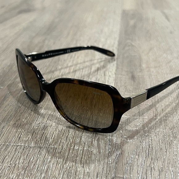 Ralph Lauren Polarized Tortoise Shell Women’s Oversized Classic Sunglasses EUC - Picture 6 of 10